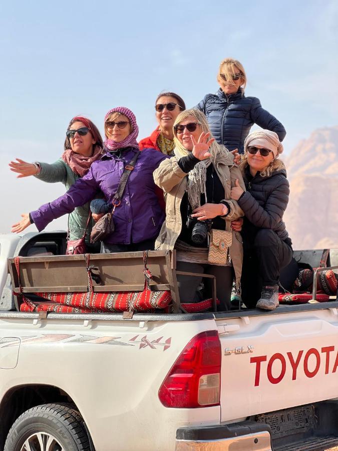 Wadi Rum Sunset Camp Exteriör bild