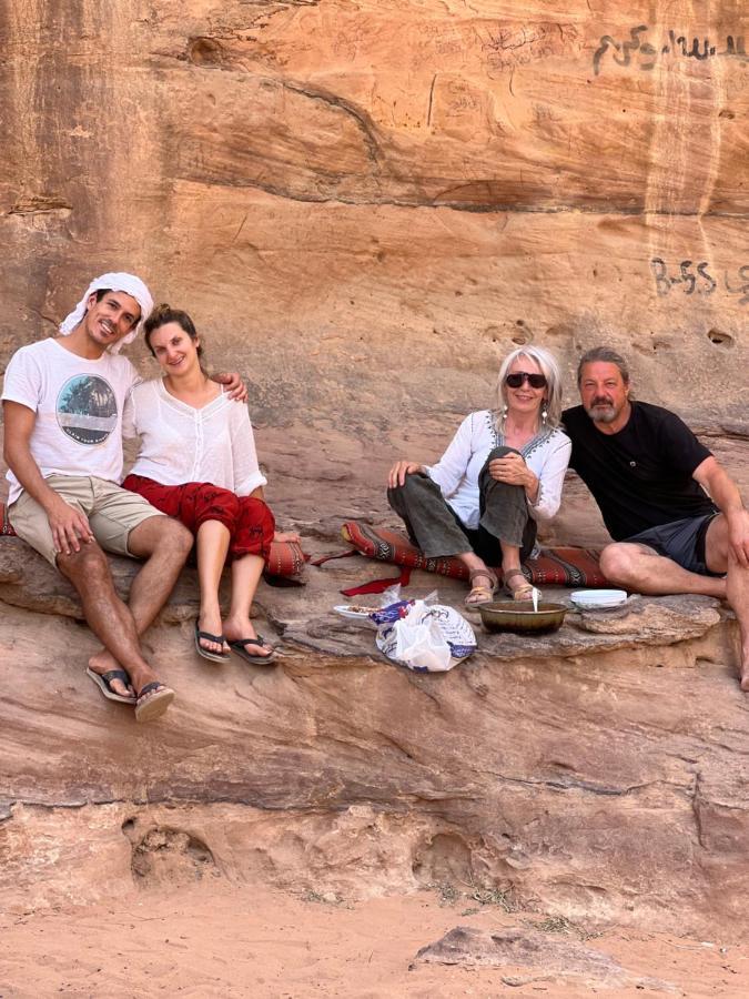 Wadi Rum Sunset Camp Exteriör bild