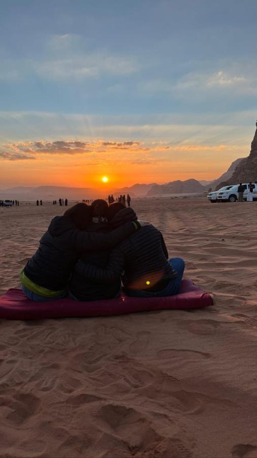 Wadi Rum Sunset Camp Exteriör bild