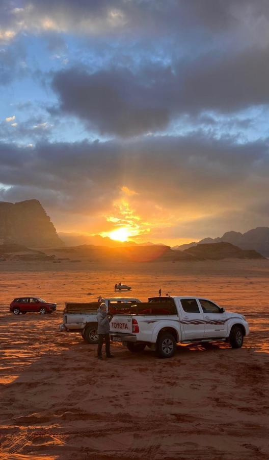 Wadi Rum Sunset Camp Exteriör bild