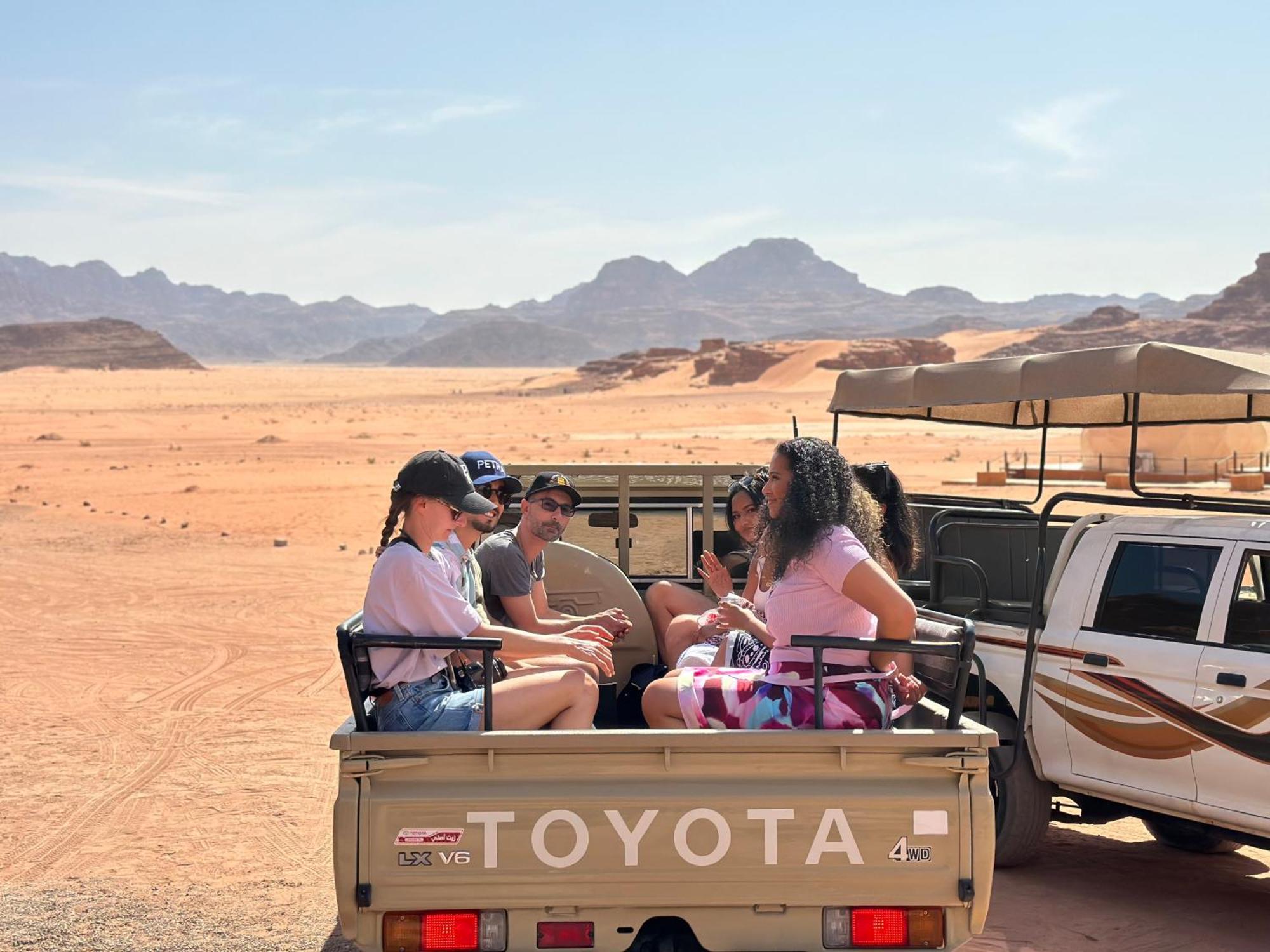 Wadi Rum Sunset Camp Exteriör bild